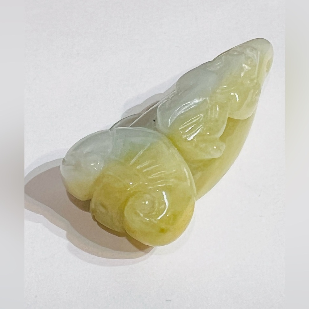 Ruyi jade pendant